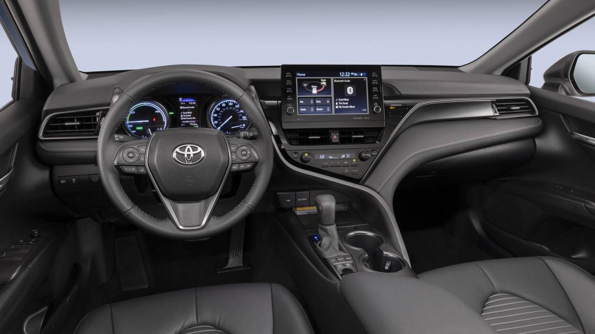 Toyota Camry XLE Hybrid